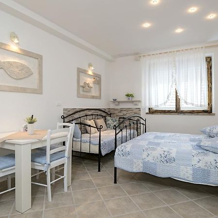 Apartments Krvavica Extérieur photo