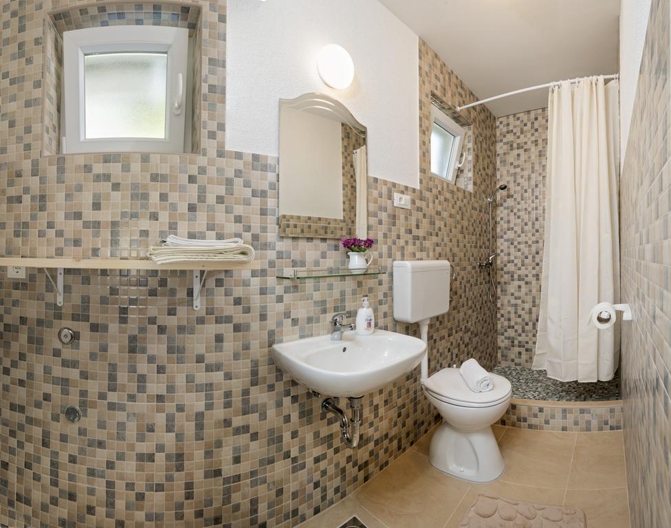 Apartments Krvavica Extérieur photo